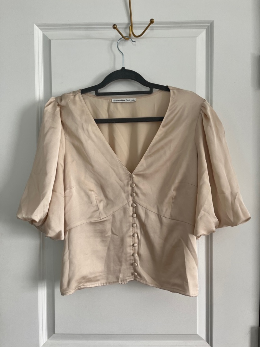 Abercrombie & Fitch Cream Satin Puff-Sleeve Button Front Blouse